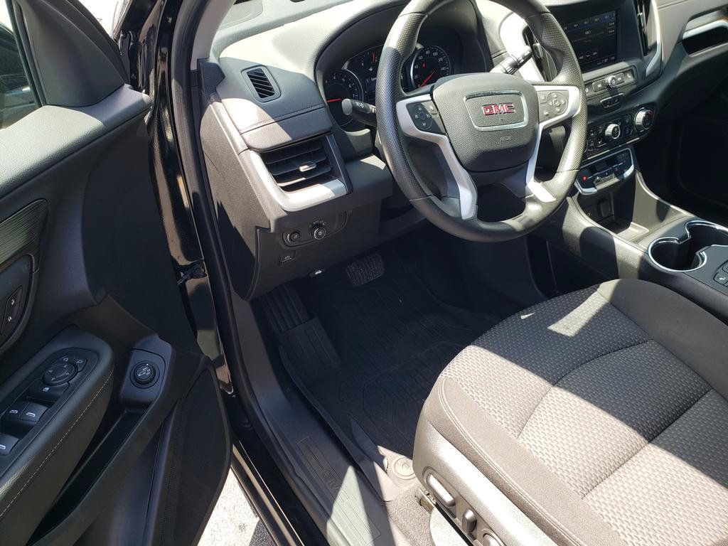 Used 2023 GMC Terrain SLE w/ Driver Convenience Package FWD image 10