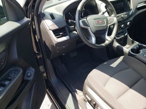 Used 2023 GMC Terrain SLE w/ Driver Convenience Package FWD image 10