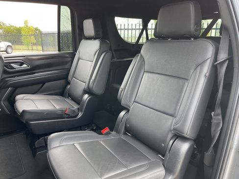 Used 2022 Chevrolet Suburban Z71 w/ Z71 Off-Road Package AWD/4WD image 26