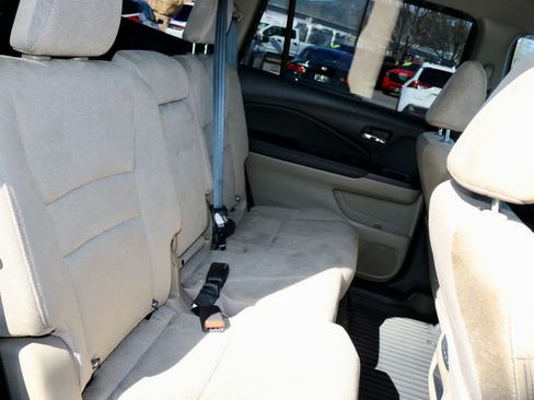 Used 2020 Honda Pilot EX image 23