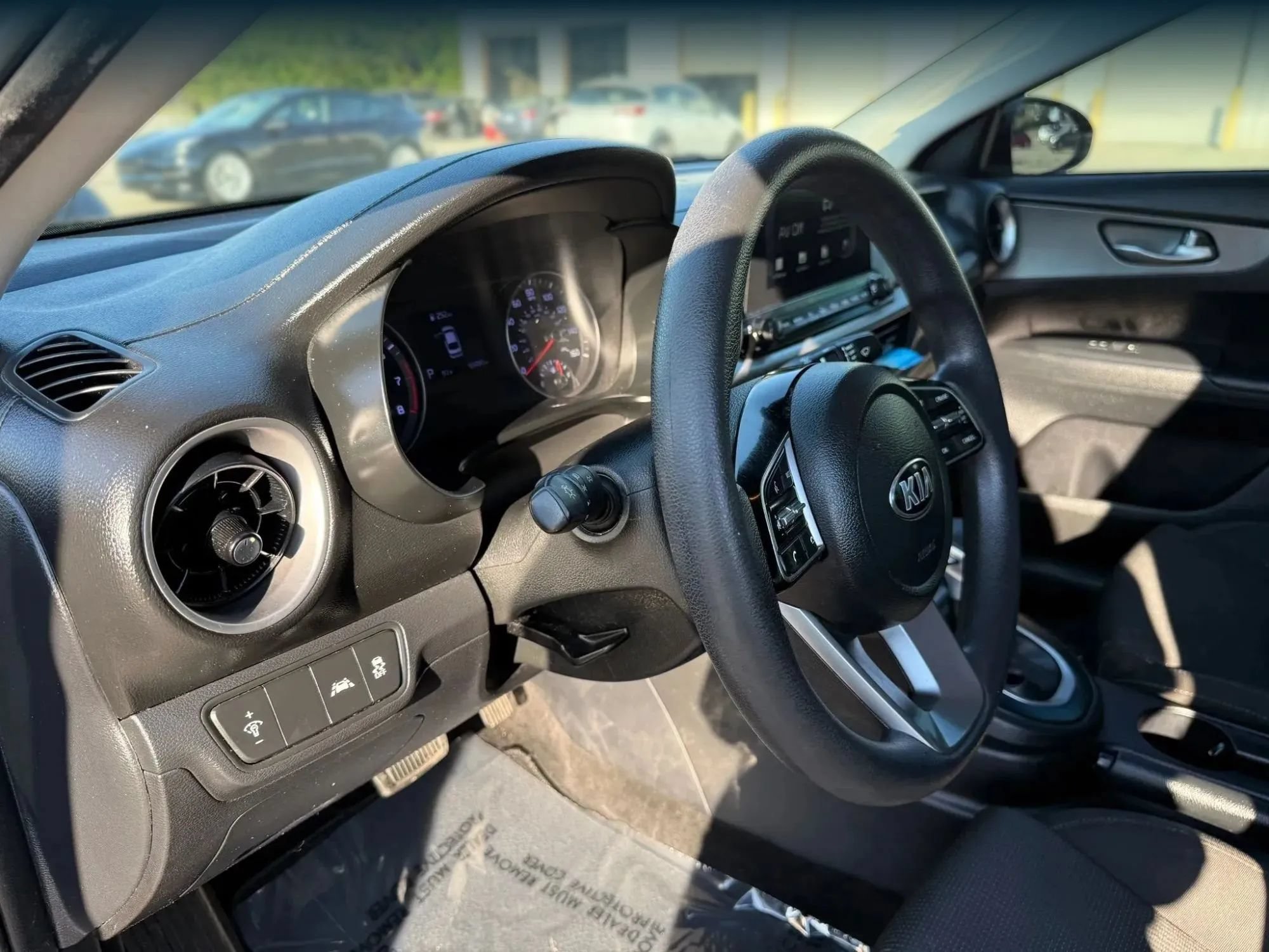 Used 2020 Kia Forte LXS FWD image 17