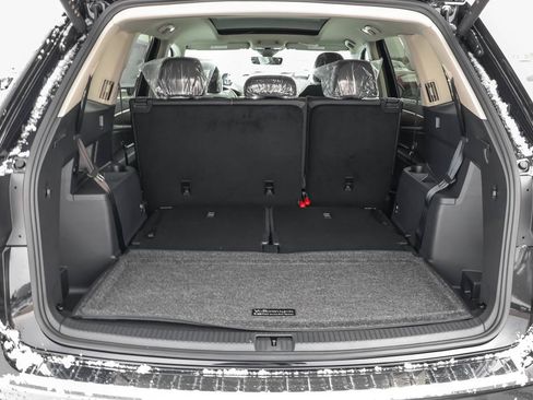 New 2026 Volkswagen Atlas SE image 38