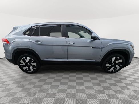 Certified 2024 Volkswagen Atlas Cross Sport SE FWD image 4