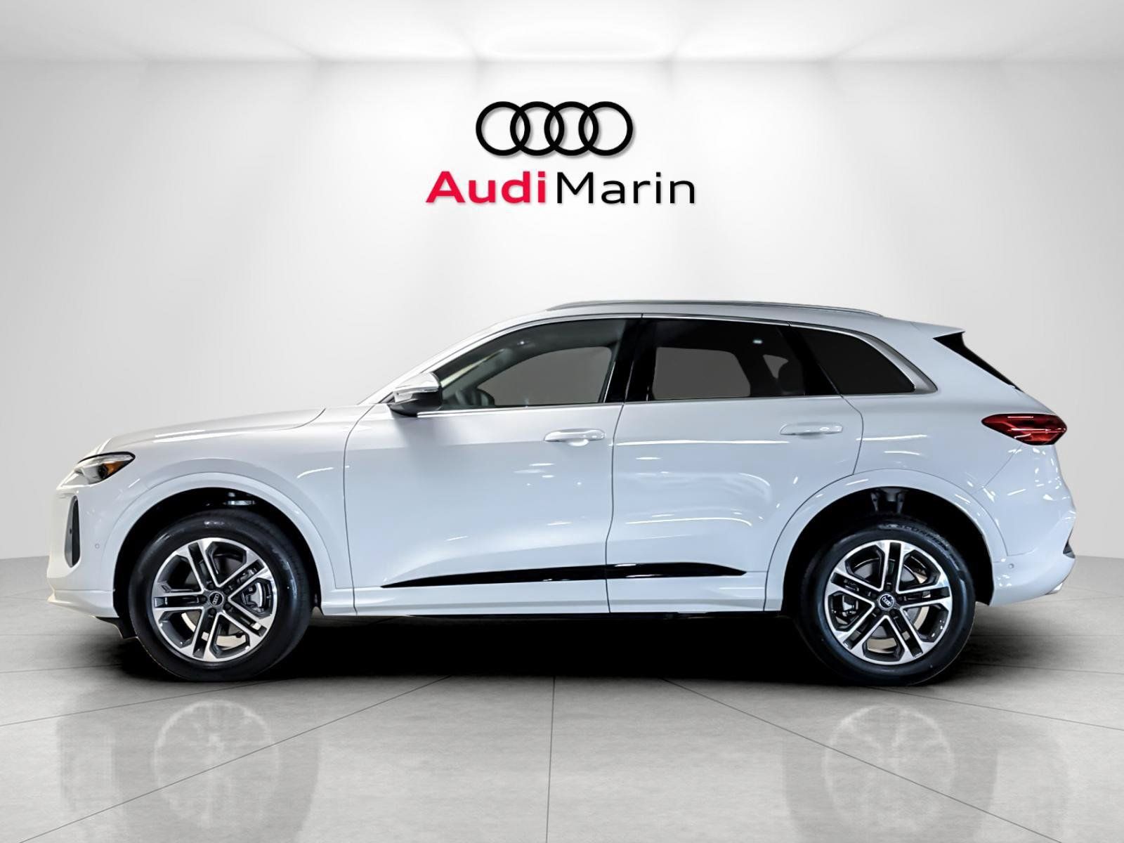Used 2026 Audi Q5 Premium AWD/4WD image 2