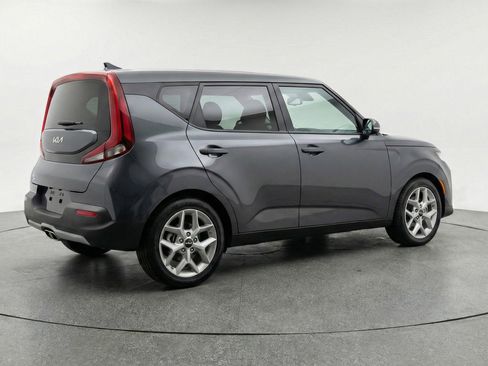 Used 2025 Kia Soul LX w/ LX Technology Package FWD image 9