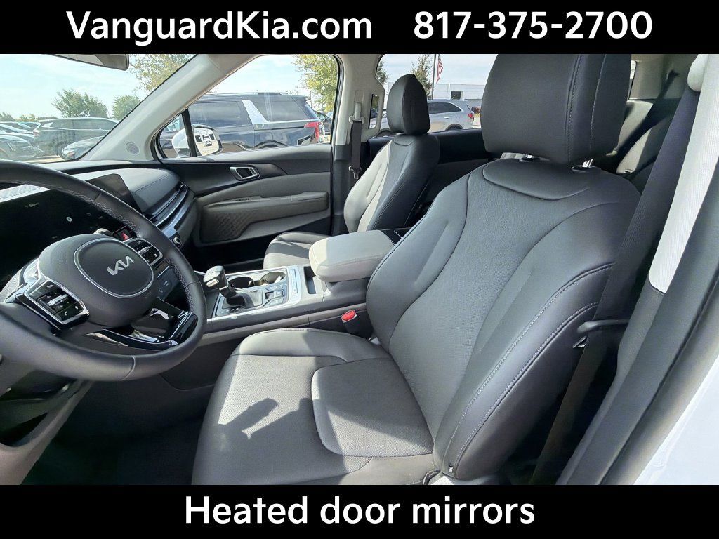 Certified 2026 Kia Carnival FWD image 15