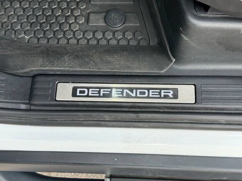 Used 2024 Land Rover Defender 130 X-Dynamic SE AWD/4WD image 14