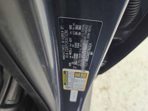 Certified 2025 Kia Soul LX image 14