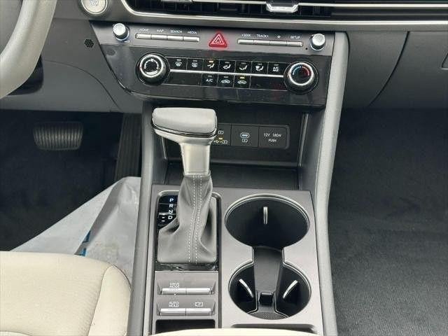Used 2026 Hyundai Sonata SE FWD image 8