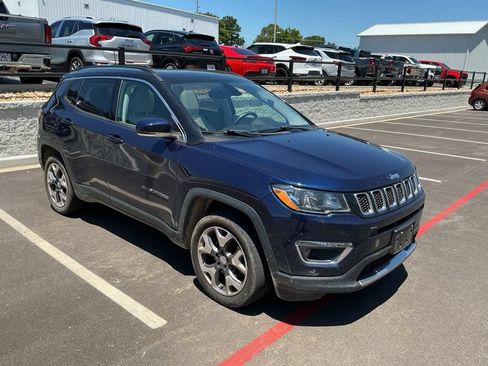 Used 2017 Jeep Compass Limited w/ Navigation Group AWD/4WD image 2