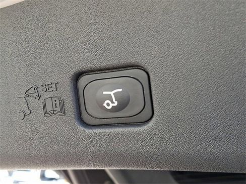 Certified 2024 Lincoln Nautilus Reserve image 28