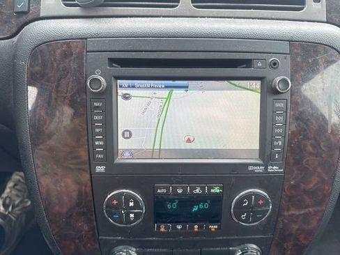 Used 2014 GMC Yukon XL Denali AWD/4WD image 21