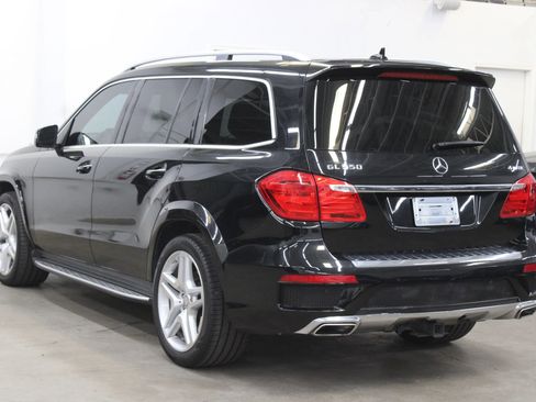 Used 2014 Mercedes-Benz GL 550 4MATIC image 4