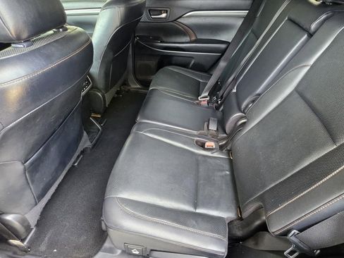 Used 2019 Toyota Highlander Limited image 10
