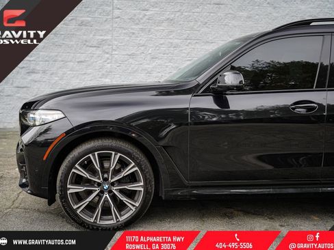 Used 2022 BMW X7 M50i image 11