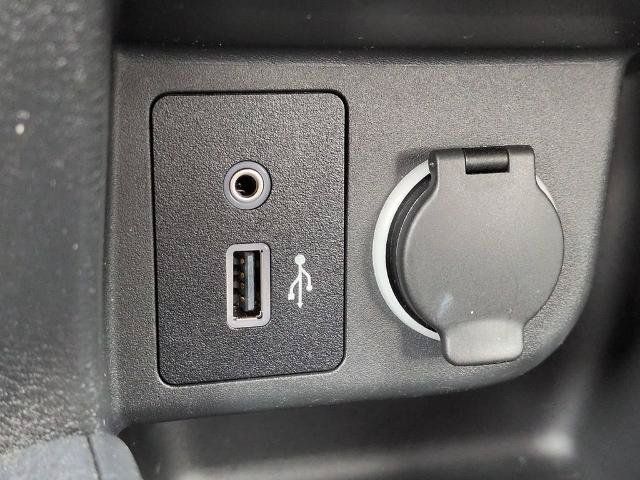 Certified 2025 Nissan Kicks Play S FWD image 21