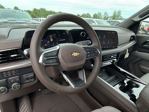New 2026 Chevrolet Suburban LT w/ Comfort Package RWD image 23
