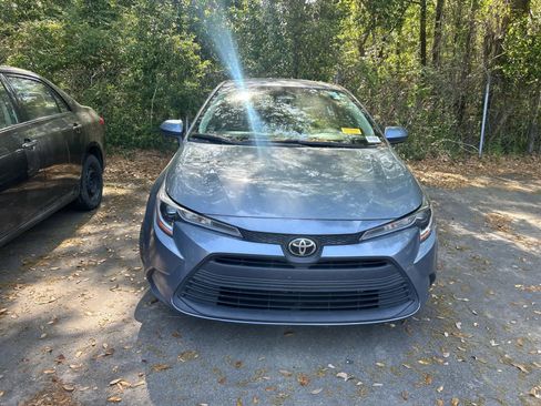 Used 2023 Toyota Corolla LE image 6
