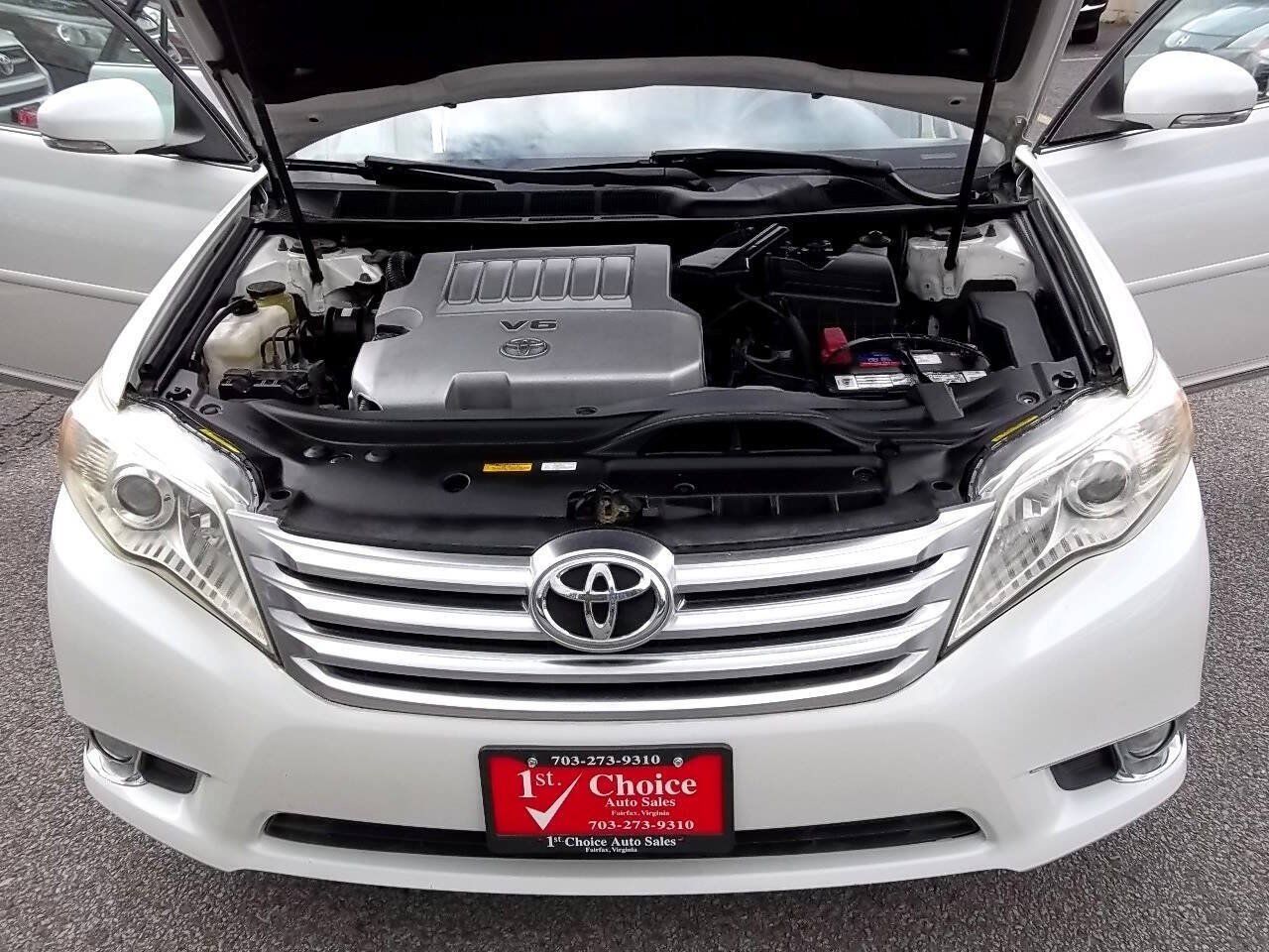 Used 2011 Toyota Avalon Limited FWD image 32