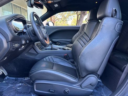Used 2016 Dodge Challenger SRT Hellcat RWD image 10
