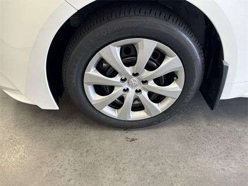 Used 2025 Toyota Corolla LE image 13