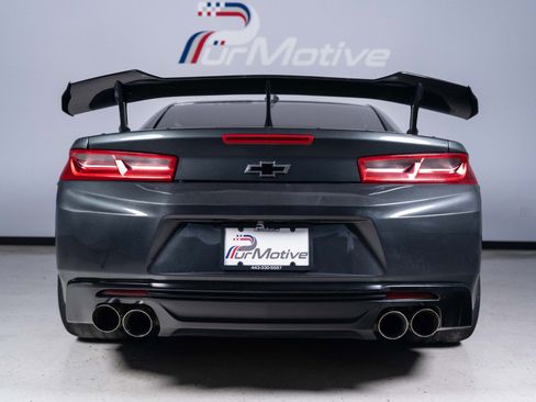 Used 2018 Chevrolet Camaro SS RWD image 14