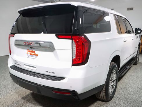 Used 2022 GMC Yukon XL SLE image 7