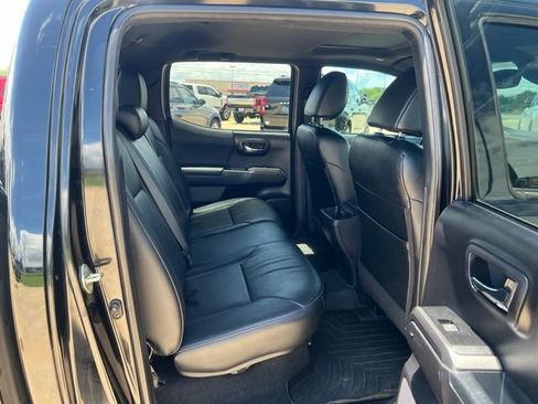 Used 2019 Toyota Tacoma TRD Sport RWD image 18