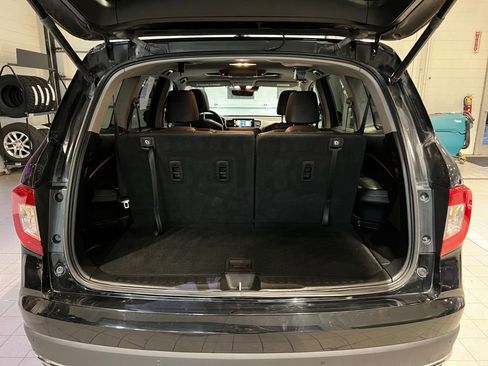 Used 2022 Honda Pilot Touring image 11