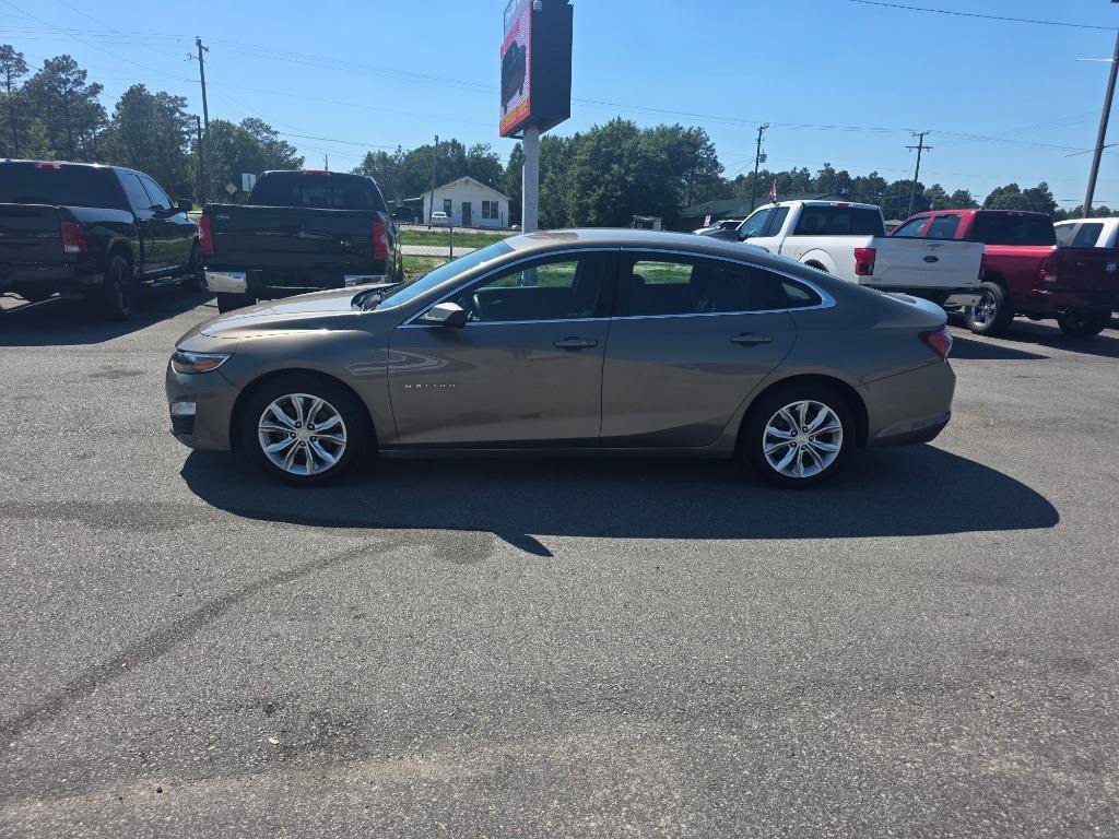 Used 2020 Chevrolet Malibu LT FWD image 2