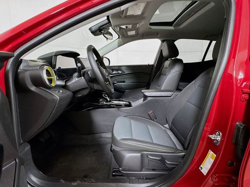 New 2026 Chevrolet Trax LT w/ Sunroof Package image 12