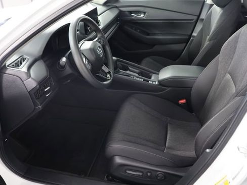 Certified 2025 Honda Accord SE image 20