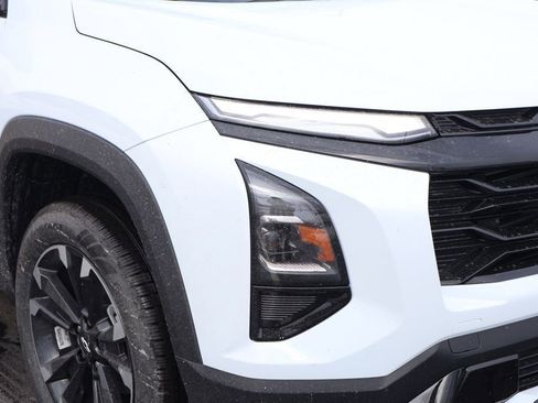 New 2026 Chevrolet Equinox RS w/ Convenience Package III FWD image 3