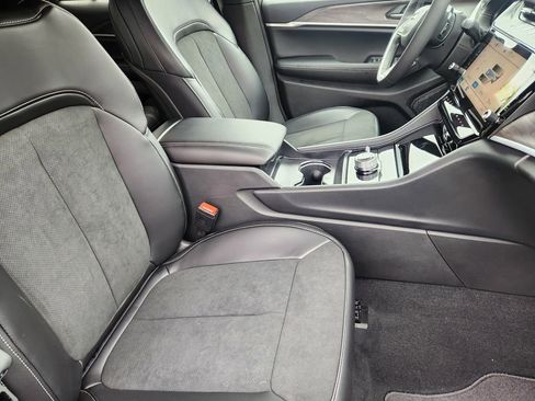 New 2026 Jeep Grand Cherokee Altitude AWD/4WD image 12