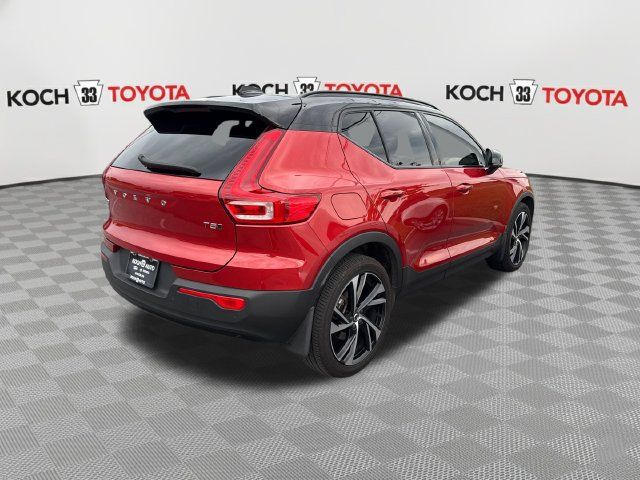 Used 2022 Volvo XC40 T5 R-Design w/ Climate Package AWD/4WD image 8