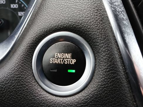 Certified 2023 Chevrolet Traverse LT FWD image 17