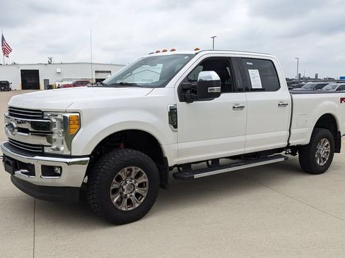 Used 2017 Ford F250 Lariat w/ Lariat Ultimate Package AWD/4WD image 7