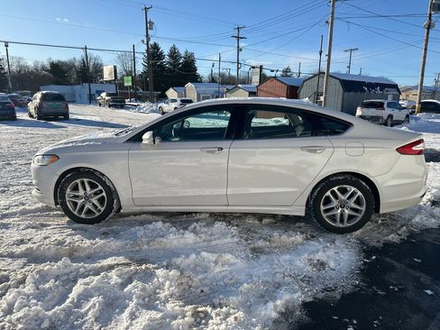 Used 2014 Ford Fusion SE image 4