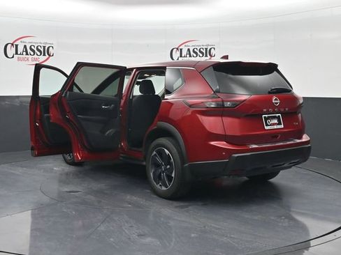 Used 2024 Nissan Rogue SV FWD image 34