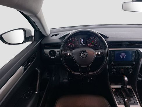 Used 2020 Volkswagen Passat 2.0T SE image 17