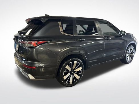 Used 2025 Mitsubishi Outlander AWD image 5