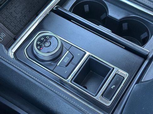 Used 2023 Ford Expedition XLT image 23