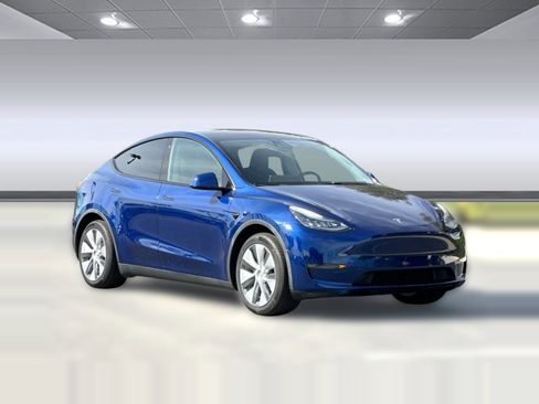 Used 2020 Tesla Model Y Long Range image 7