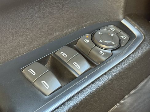 Used 2024 GMC Sierra 1500 SLT image 25