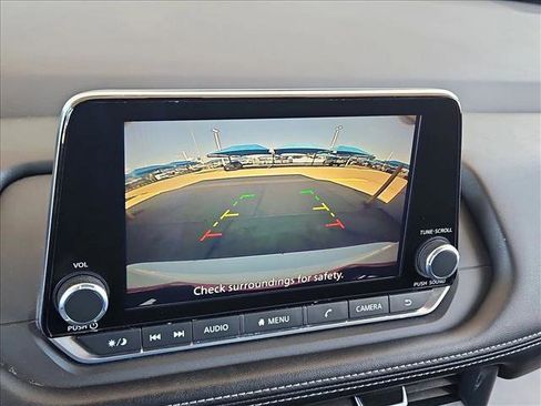 Used 2024 Nissan Rogue SV FWD image 13