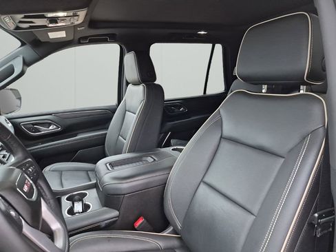 Used 2023 GMC Yukon SLT w/ SLT Premium Package image 29
