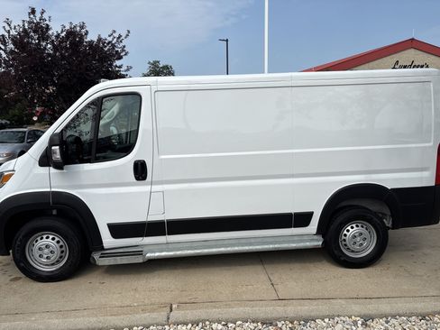 Used 2025 RAM ProMaster 2500 w/ U-Haul Equipment Group FWD image 5