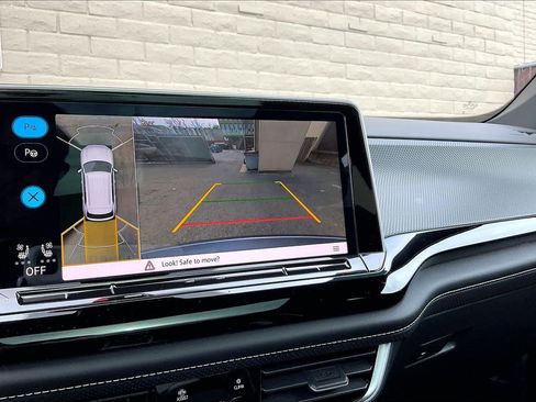 Certified 2024 Volkswagen Atlas Cross Sport SEL Premium R-Line image 21