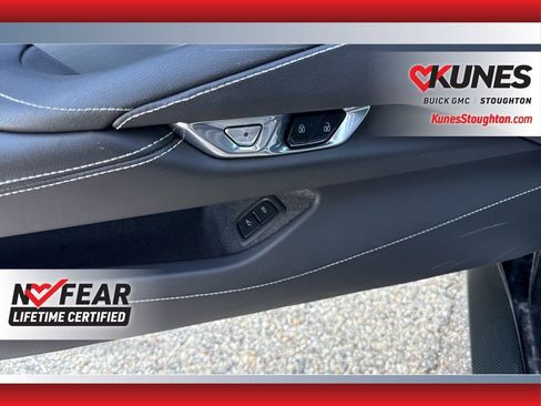 Used 2021 Chevrolet Corvette Stingray Convertible w/ Z51 Performance Package RWD image 23