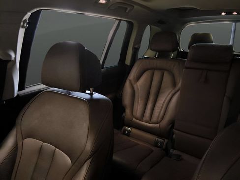 Used 2022 BMW X7 xDrive40i w/ Premium Package AWD/4WD image 30